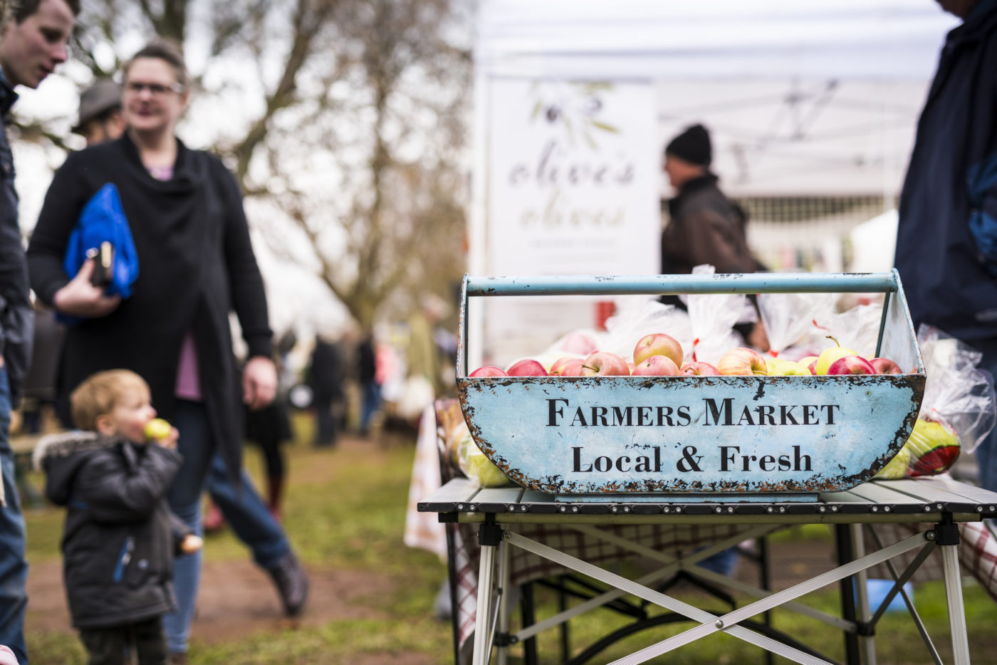Support local farmer's market when visiting Daylesford! 