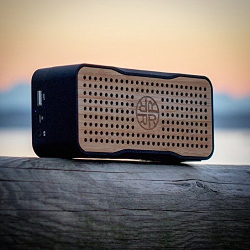 Reveal solar speaker - Our favourite travel accessories
