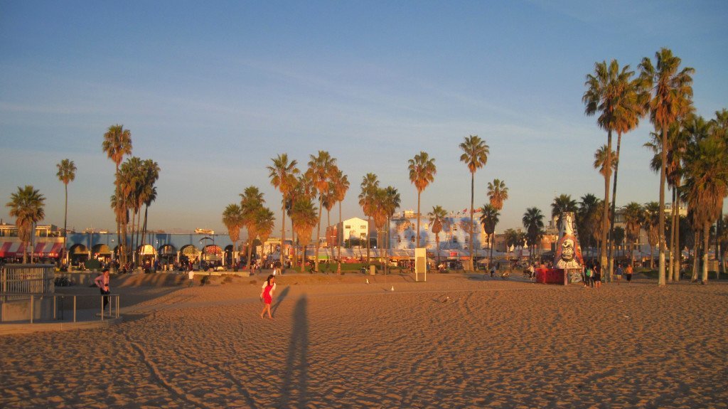 Venice Beach Late Afternoon Sun, Los Angeles, CA. Photo via Flickr CC majunznk