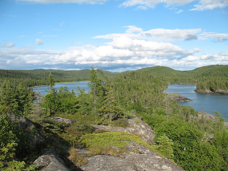 800px Pukaskwa National Park southern headland trail 2