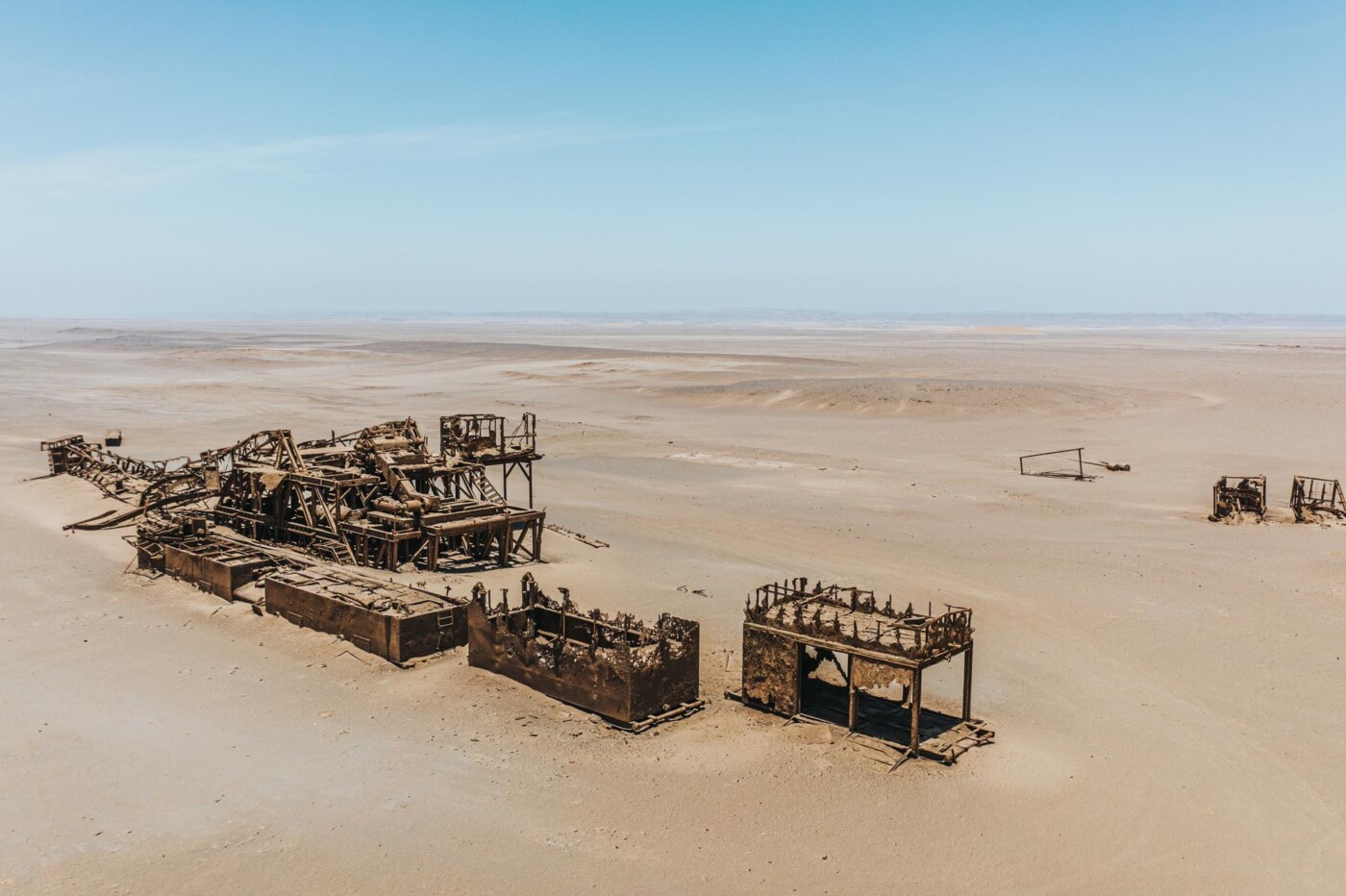 Collapsed oil rig, Skeleton Coast