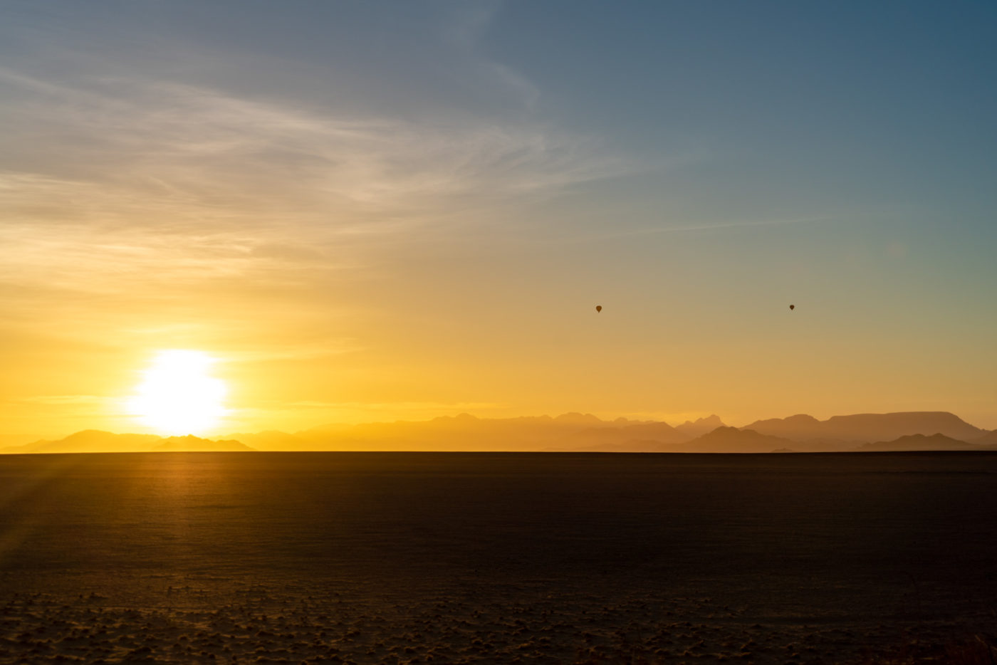 Africa Namibia Sossusvlei sunrise hot air balloon 08449
