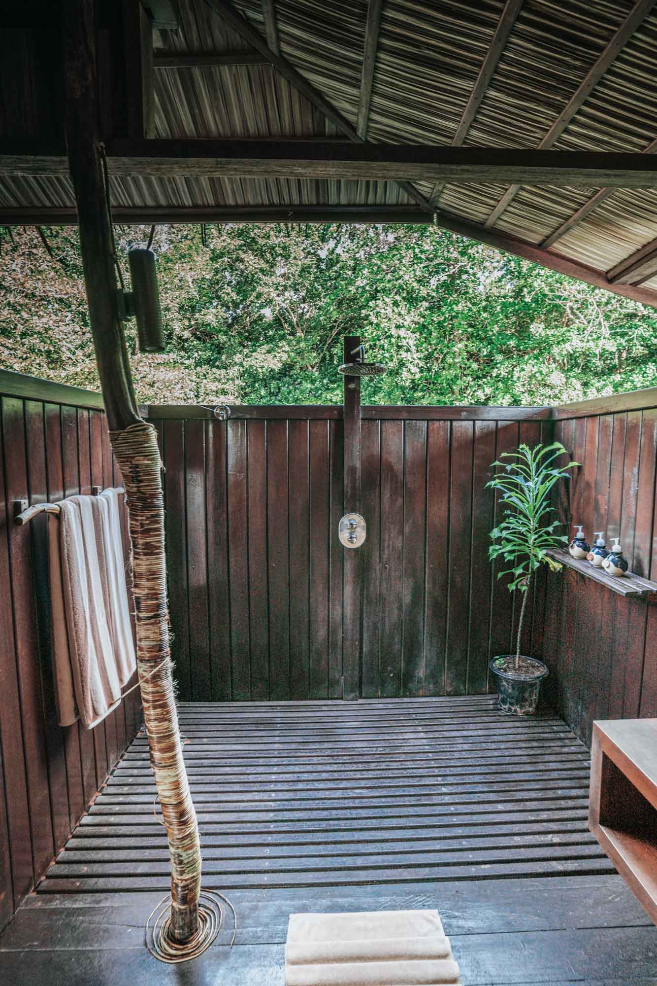 Asia Indonesia Raja Ampat Papua Paradise eco resort bungalow bathroom 00785