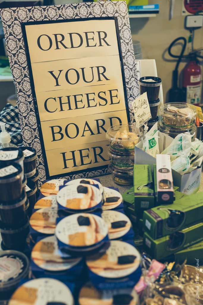 Hunter Valley Cheese Factory offered a "make your own" cheeseboard option