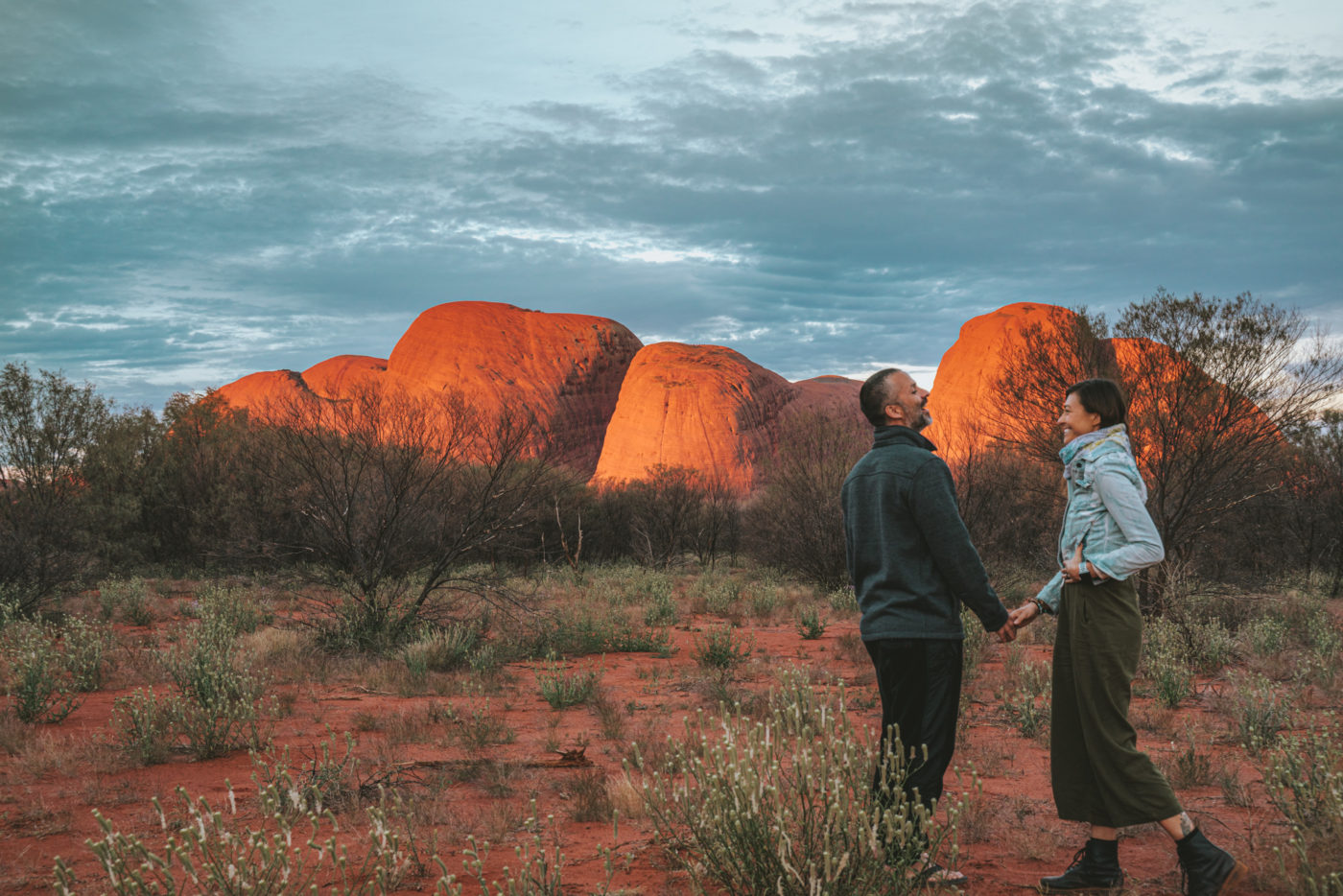 Watch the sunset over Kata Tjuta and admire the view.