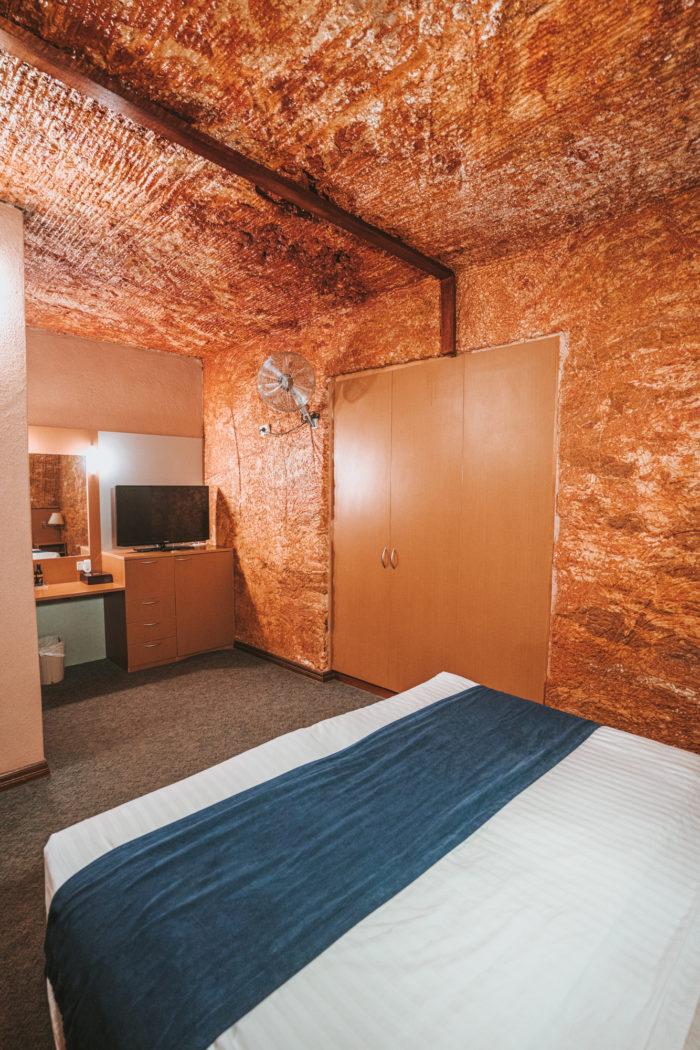 Bedroom in the underground Hotel in Coober Pedy