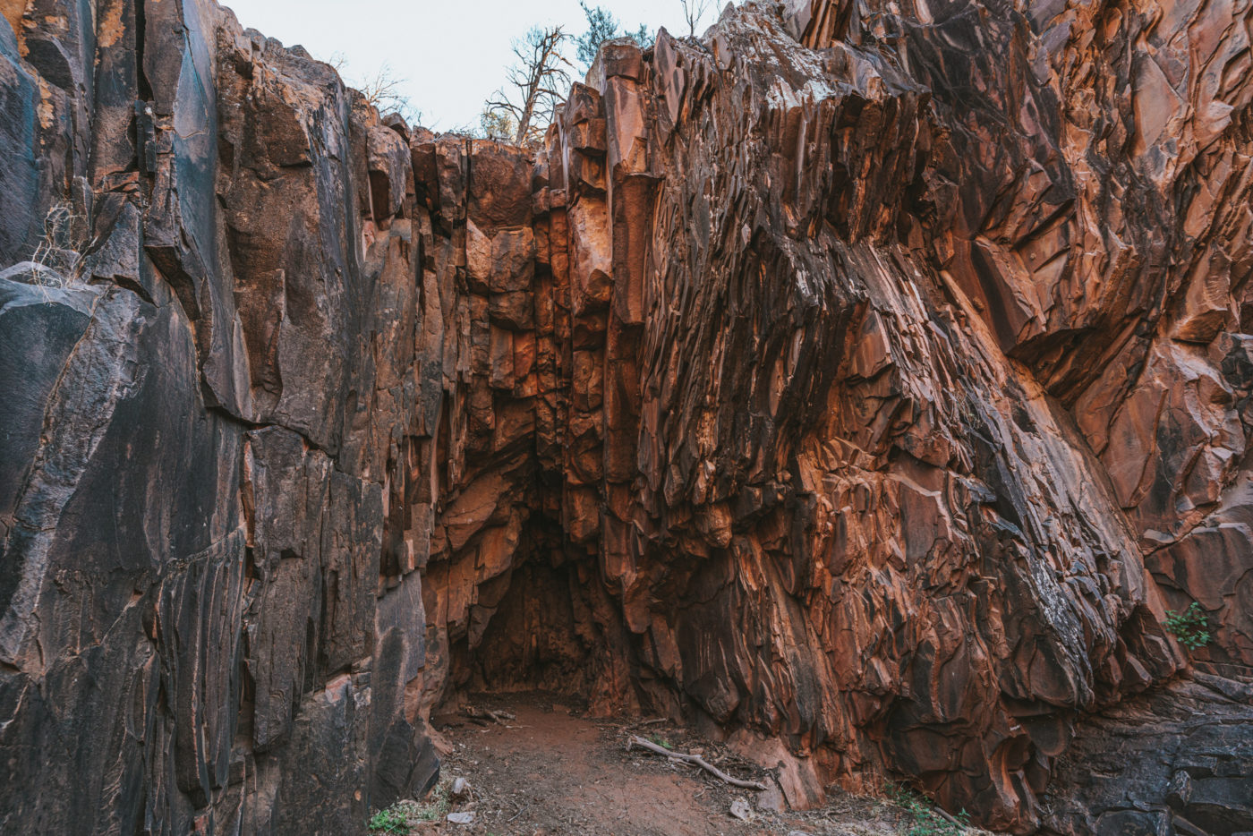 Australia SA Flinders Ranges Sacred Canyon cave 04515