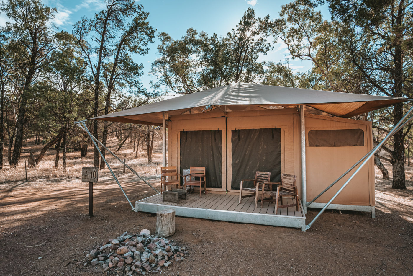 Australia SA Flinders Ranges Wilpena Pound safari tent 00406