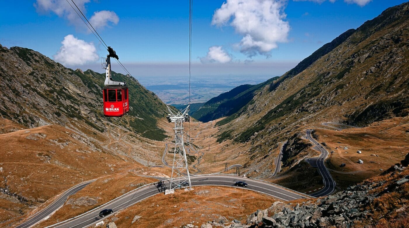 cable car going to balea lake
