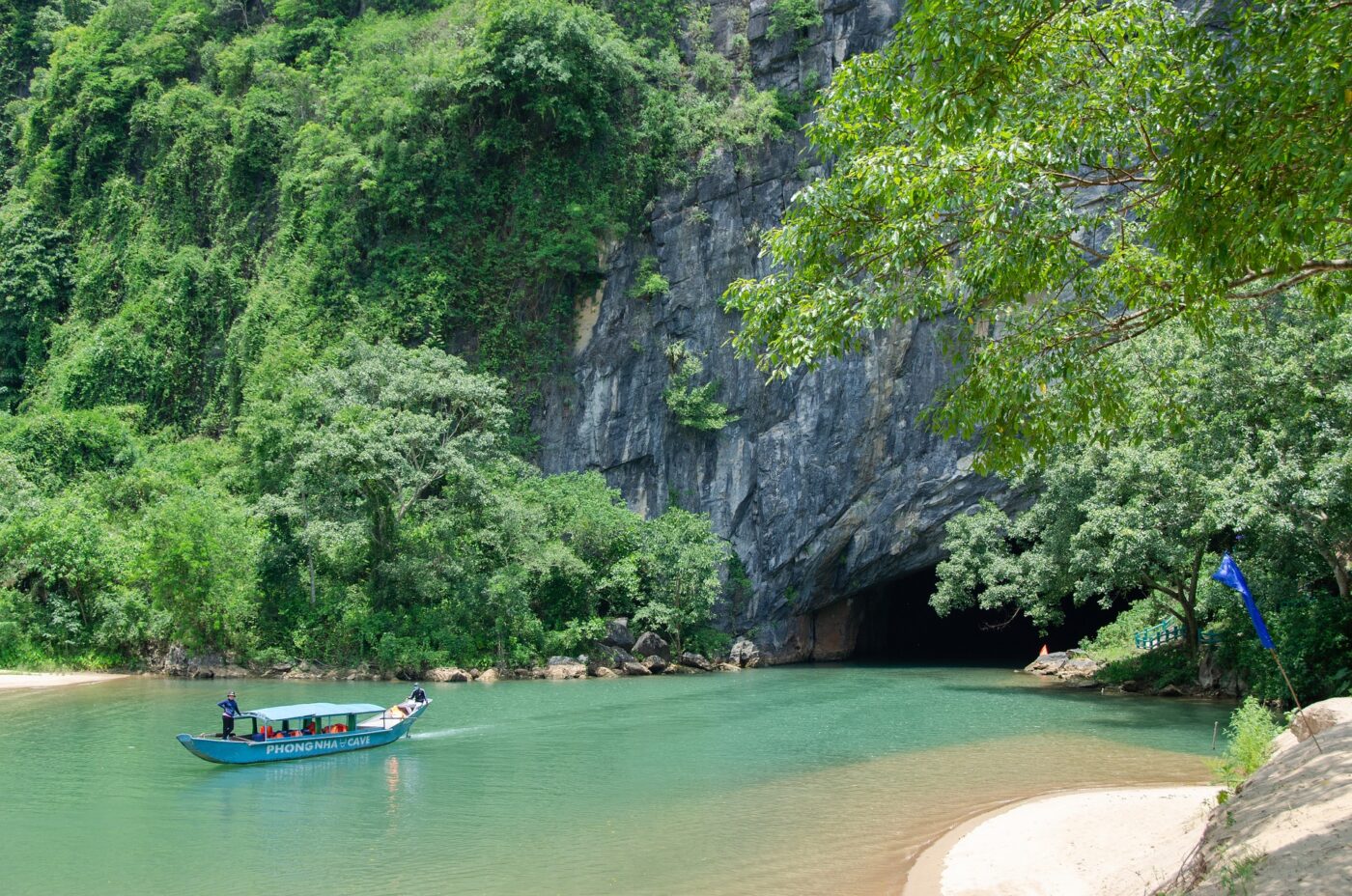 Boat in Phong Na