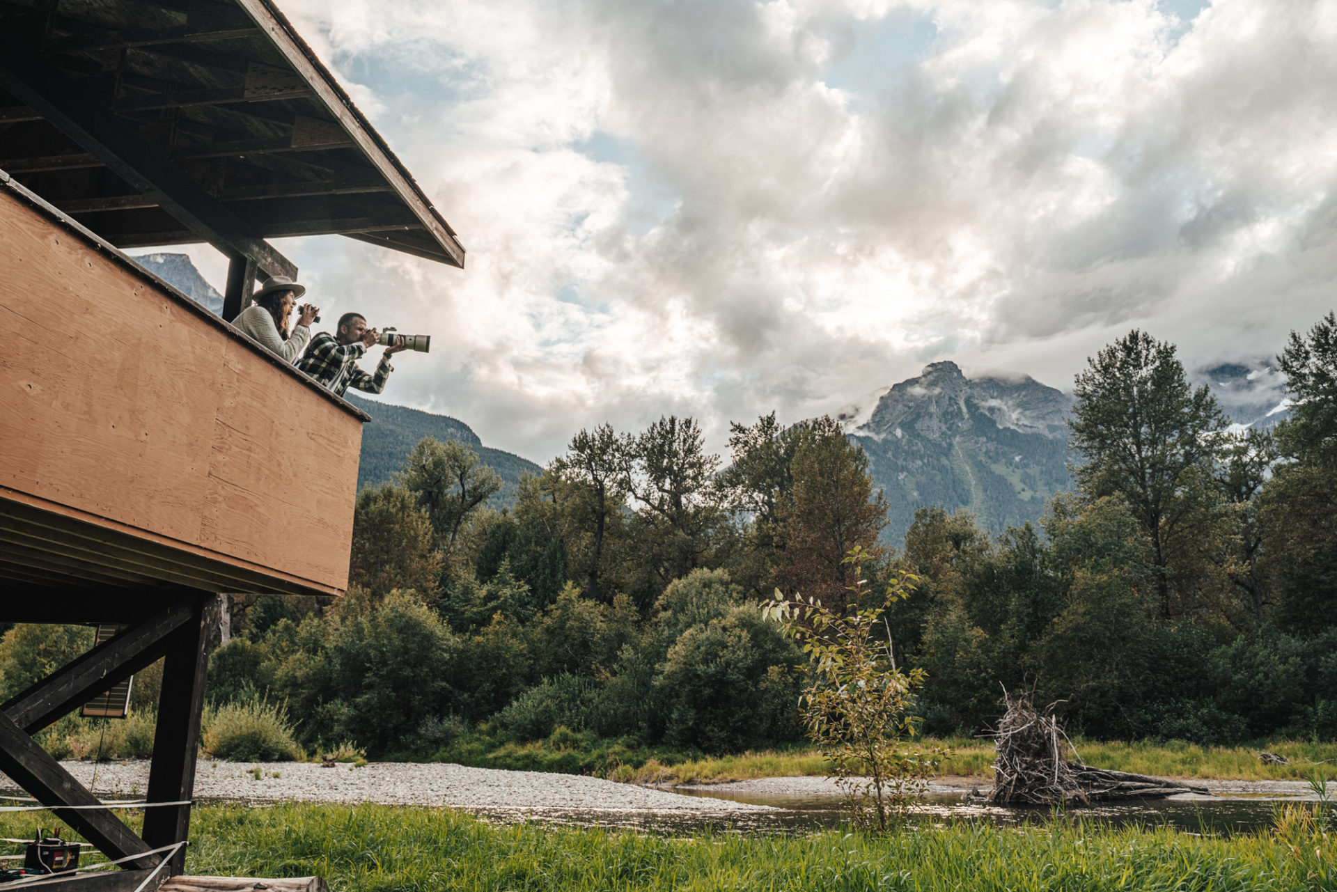 Canada BC Tweedsmuir Park Lodge viewing platform