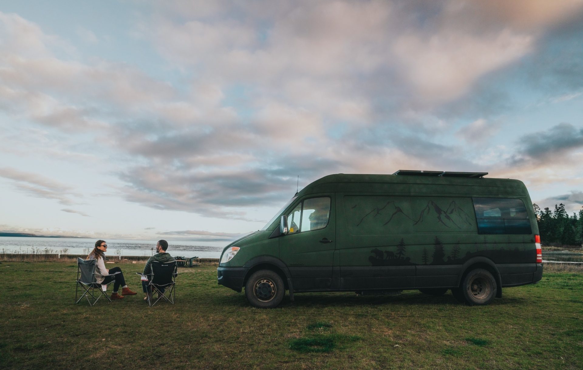 r shares how he is able to game while living the vanlife