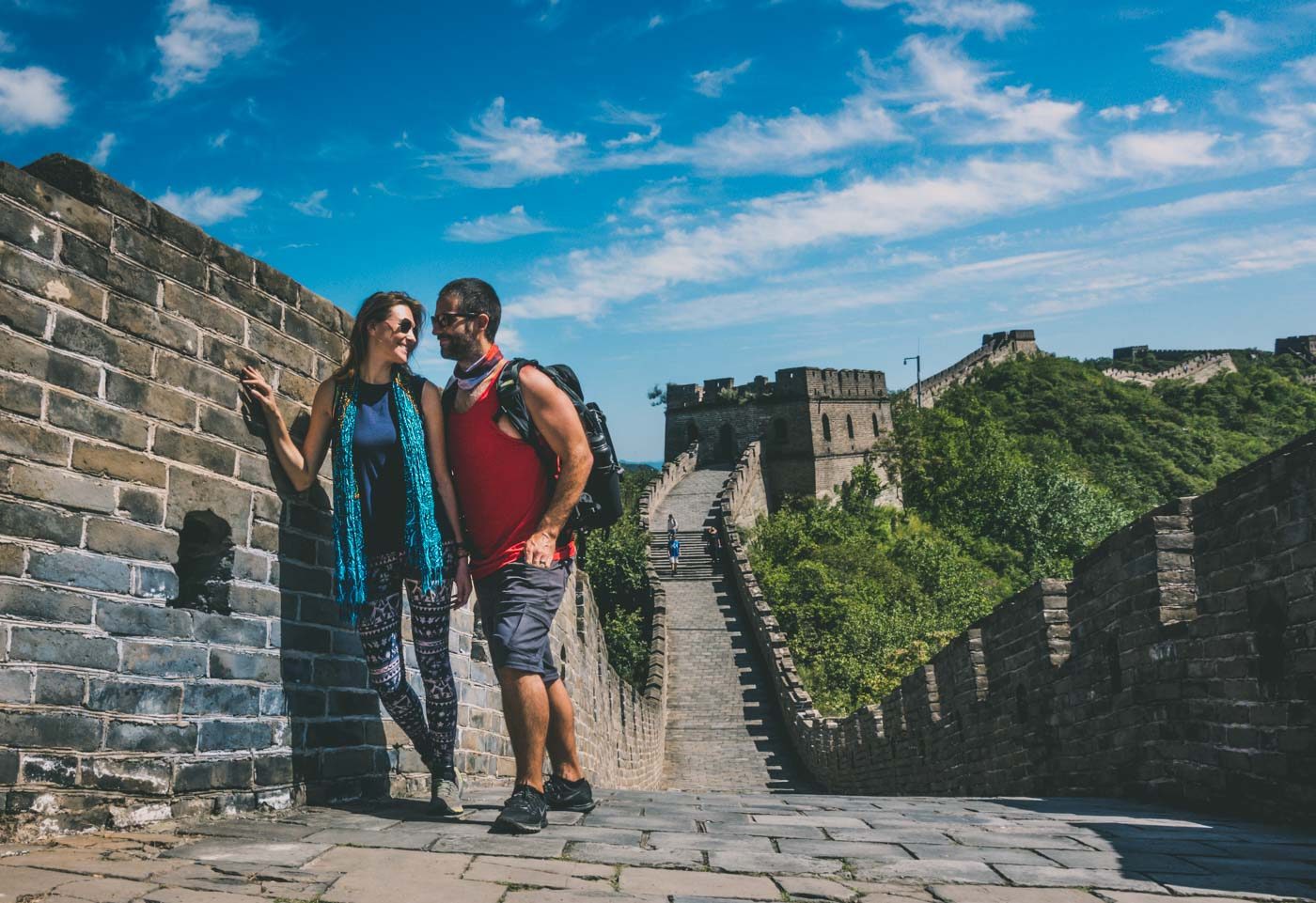 Beautiful places in China: Oksana & Max hiking on the Great Wall of China