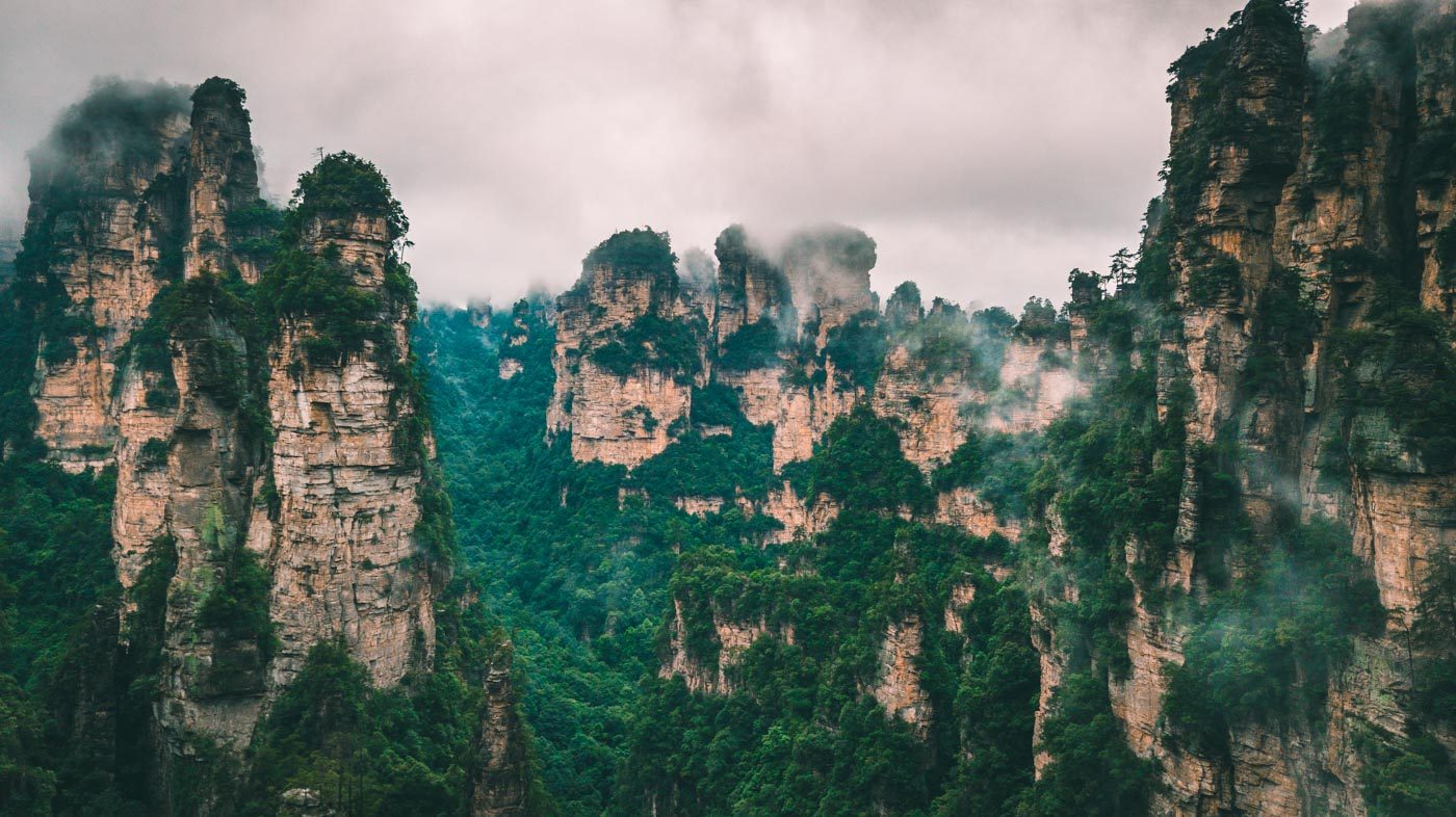 Beautiful places in China: Scenery with fog and mountains