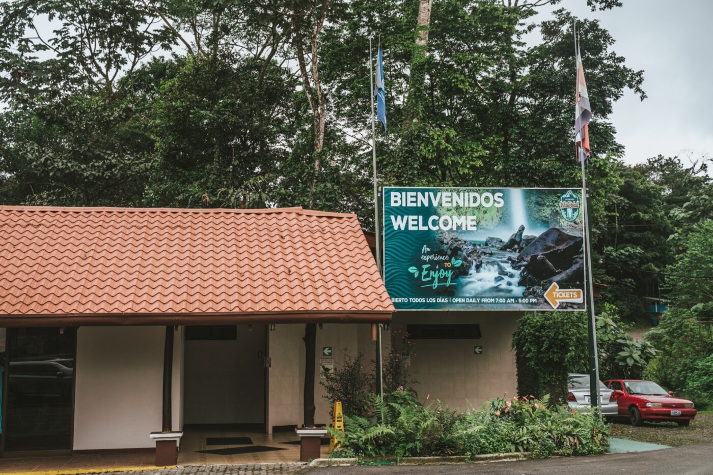 La Fortuna Waterfall entrance