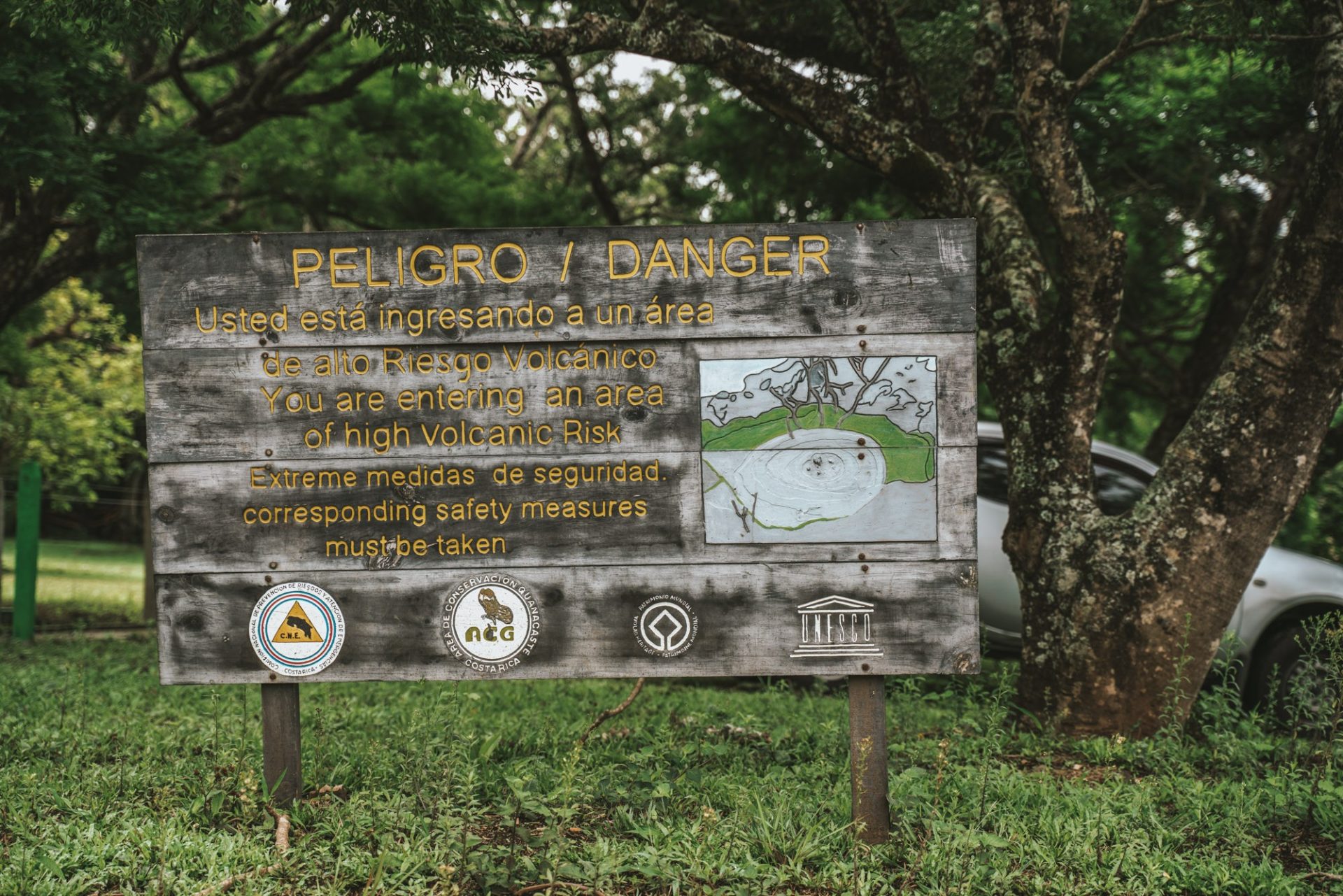 Costa Rica Guanacaste Rincon de la vieja volcano sign 05383