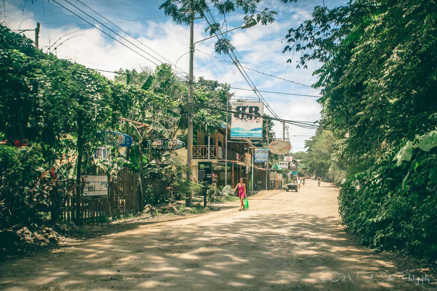 Backpacking in Costa Rica: Main road in Santa Teresa