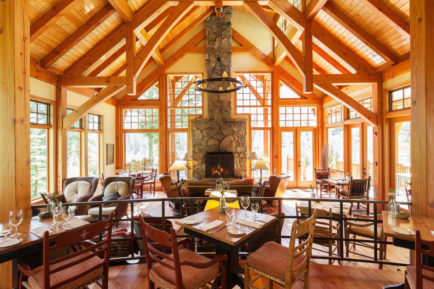 luxury resorts in british columbia: Cathedral Mountain Lodge dining room