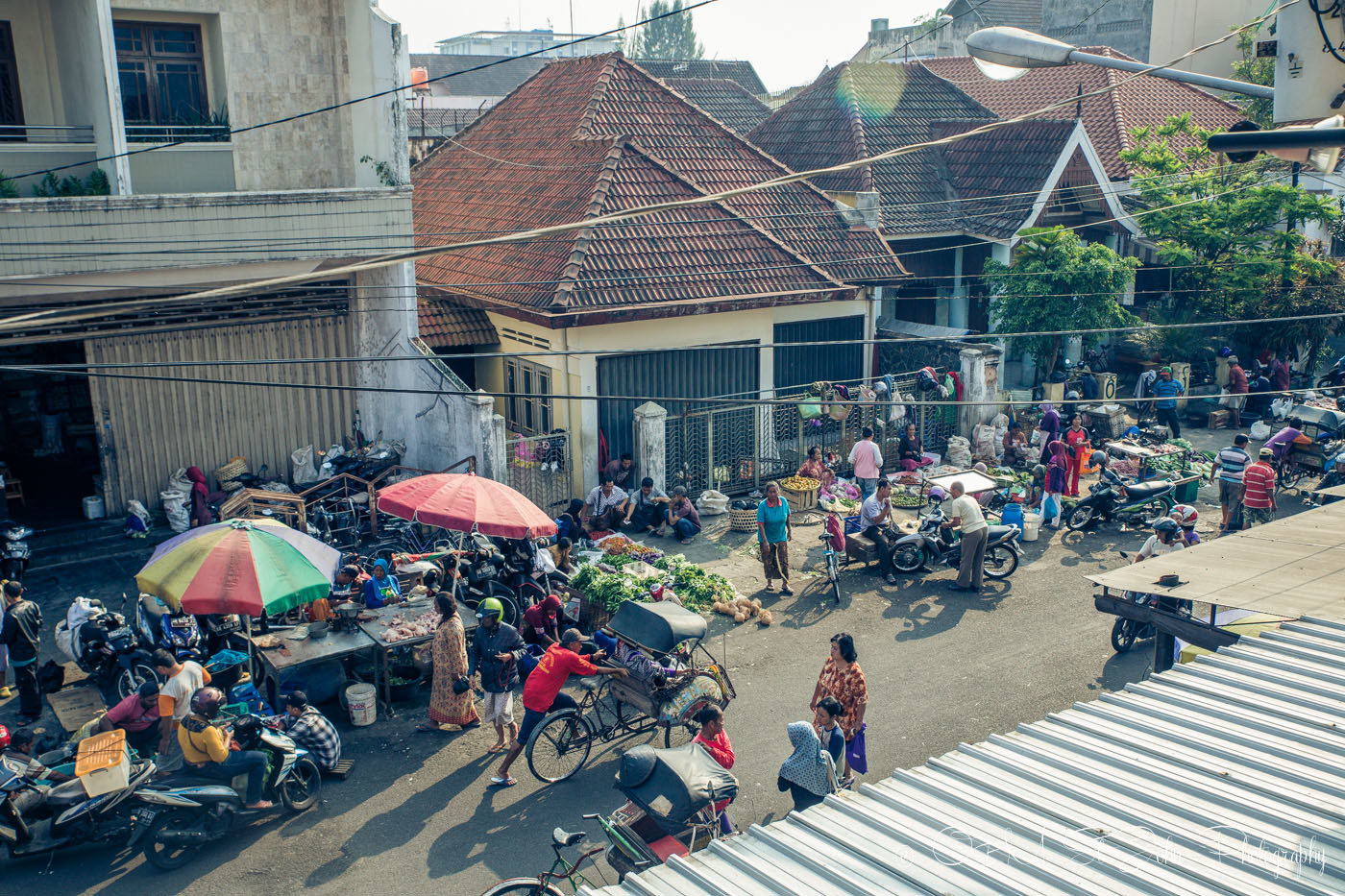 Things to do in Yogyakarta, Java: Enjoy the pop up market on Jalan Poncowican