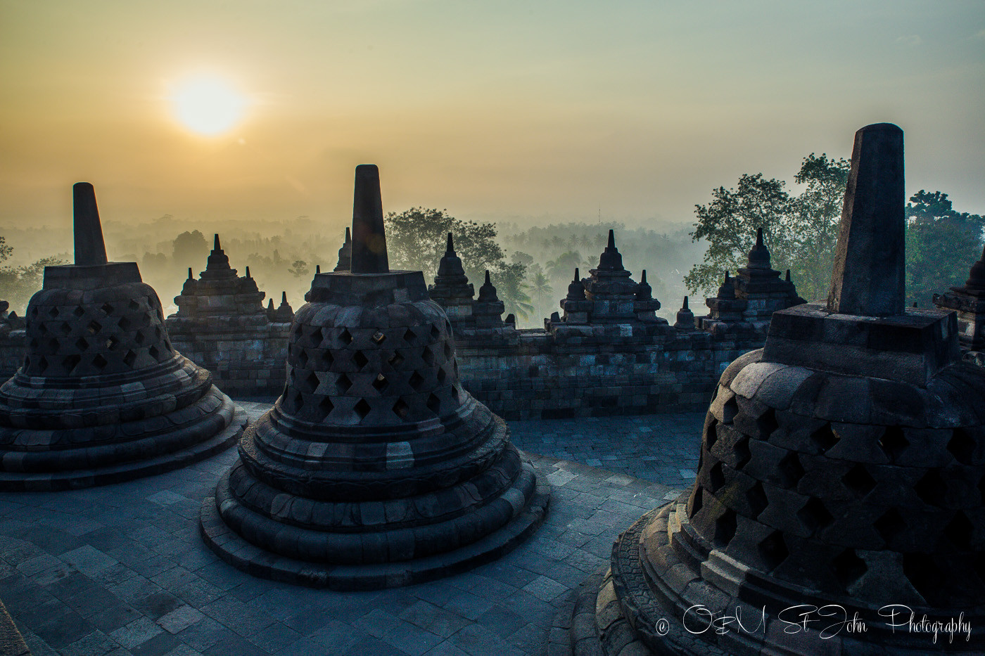 Yogyakarta Borobudur tour at sunrise