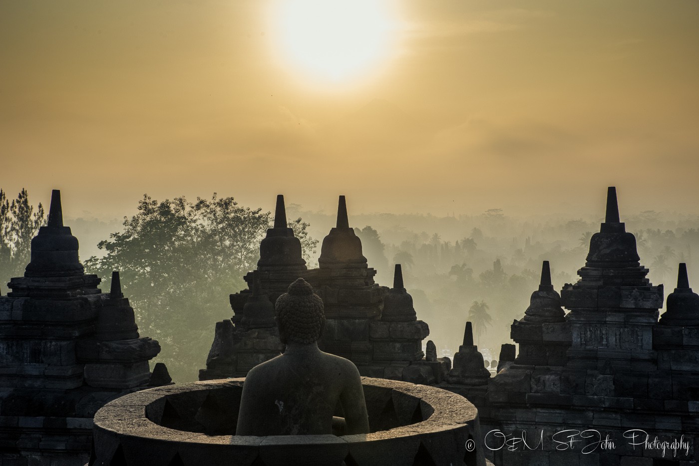Things to do in Yogyakarta, visit Borobudur Temple at sunrise