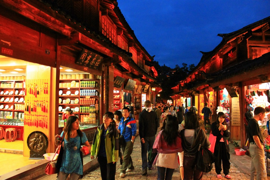 Night time in Lijiang, China