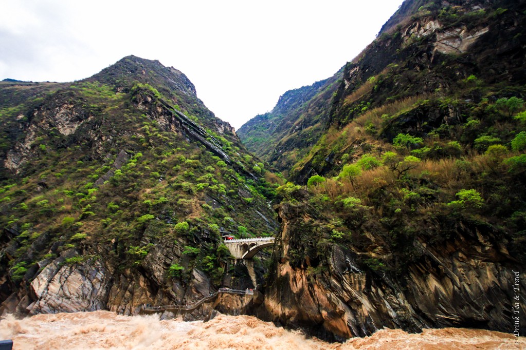 The roaring Jinsha River in the Tiger Leaping Gorge