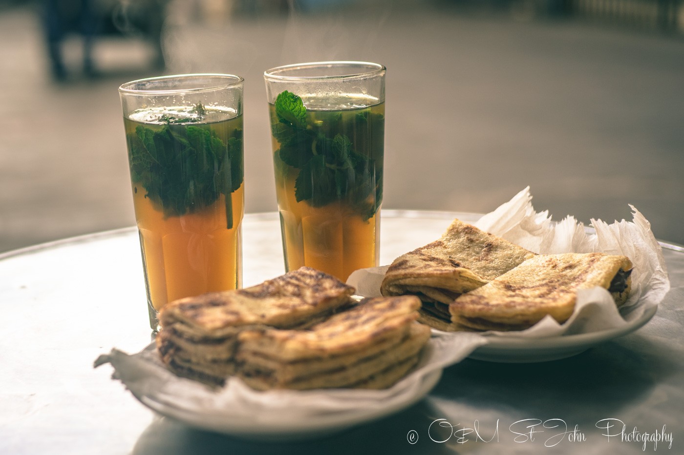 Moroccan food: Moroccan mint tea and pastry