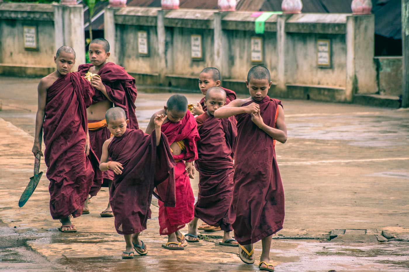Photo Essay: The Daily Life of Burmese Monks