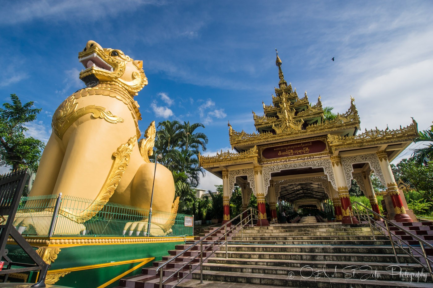 3 days in Yangon: Entrance to Shwedagon Pagoda. Yangon. Myanmar