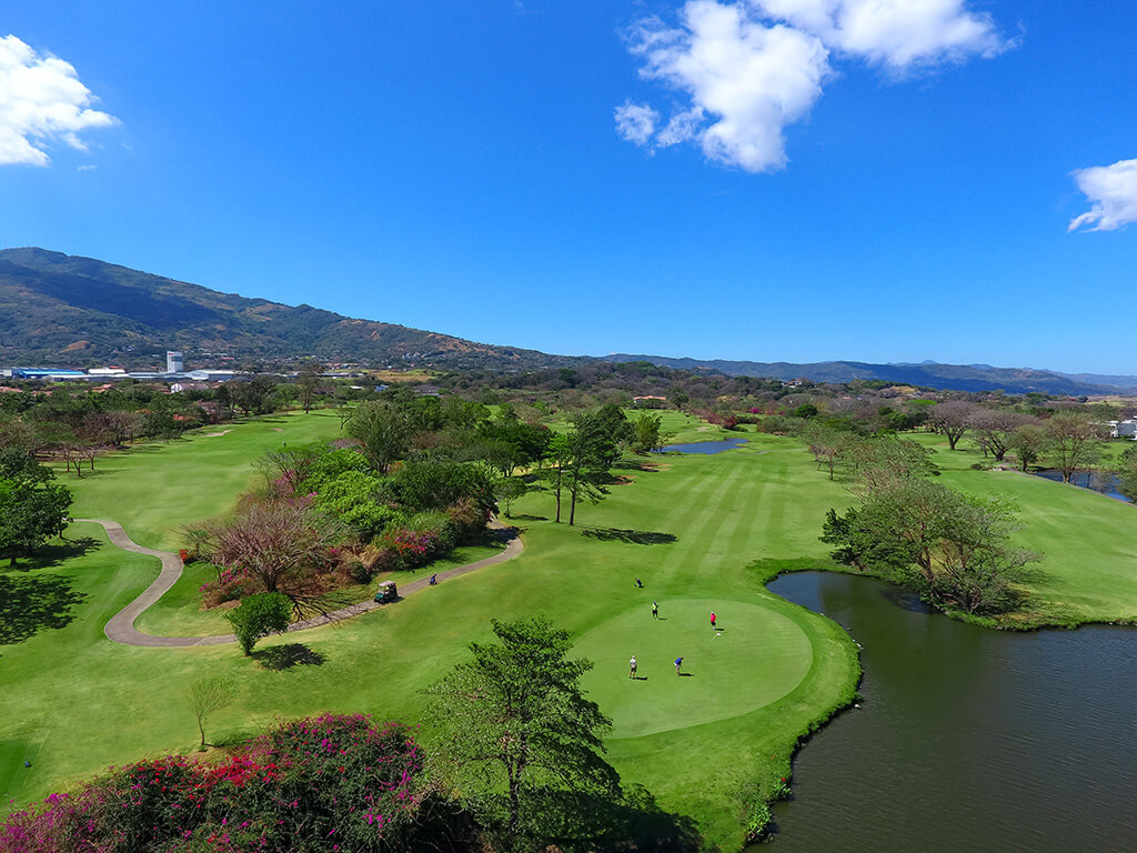 golf courses in costa rica