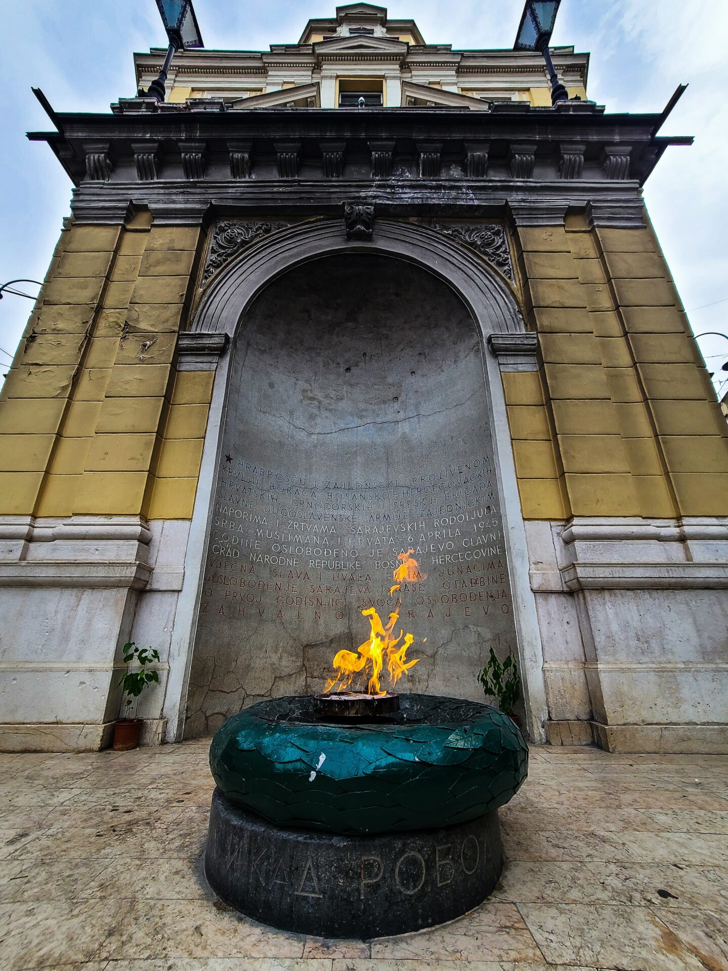 Eternal flame, things to do in Sarajevo