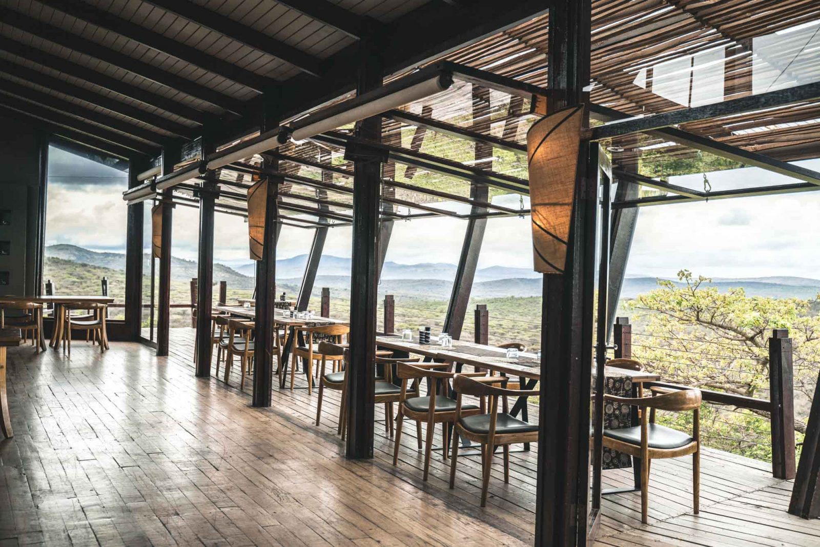 Dining area at Rhino Ridge Lodge, safari lodges in South Africa