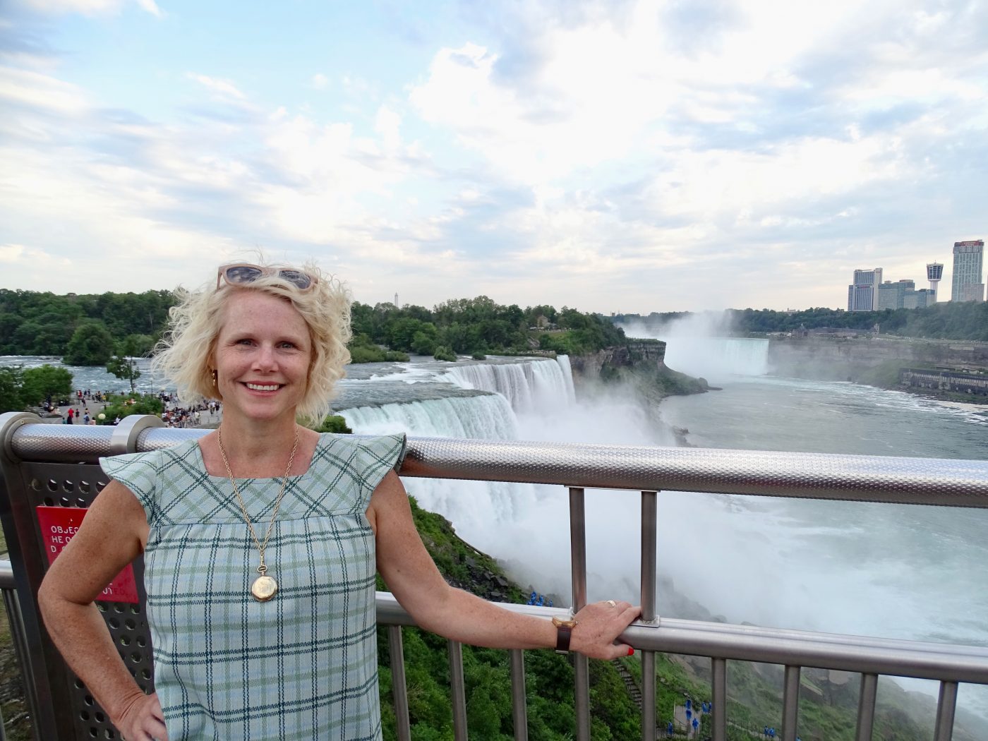 Fall Weekend Getaways for Eco-Conscious Couples in North America- Niagara falls Ontario Canada