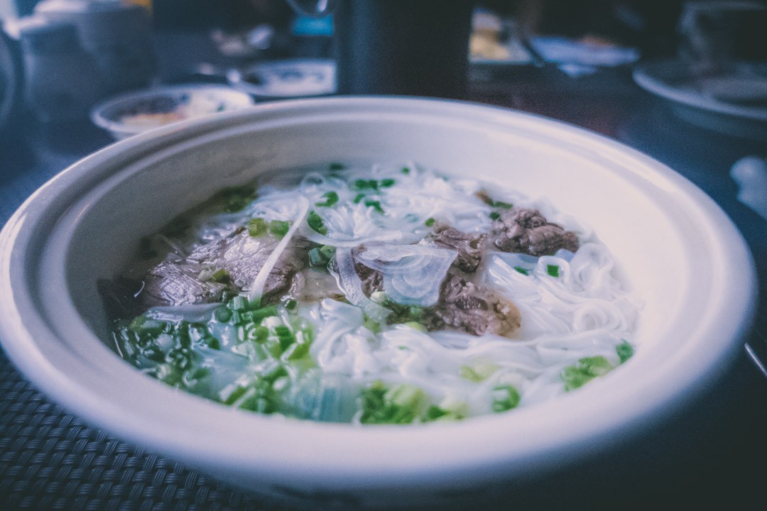 Halong Bay cruise: Pho for breakfast