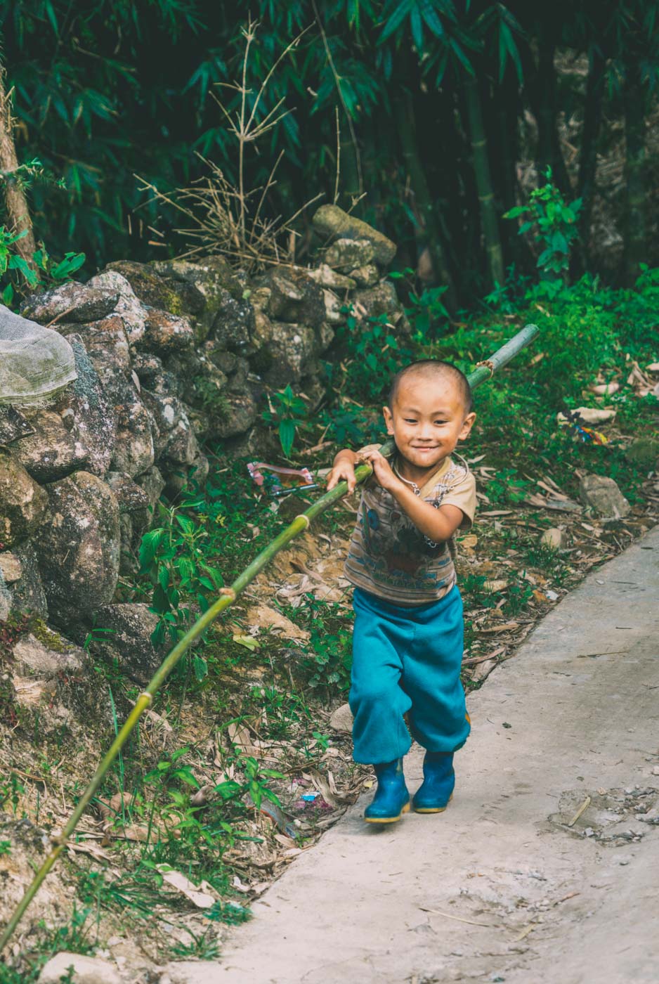 Vietnam Sapa trek local boy 0315