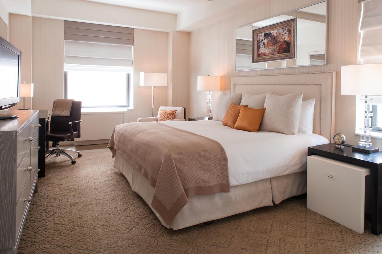 Eco-Friendly Hotels New York City: Deluxe Bedroom at The Benjamin Hotel