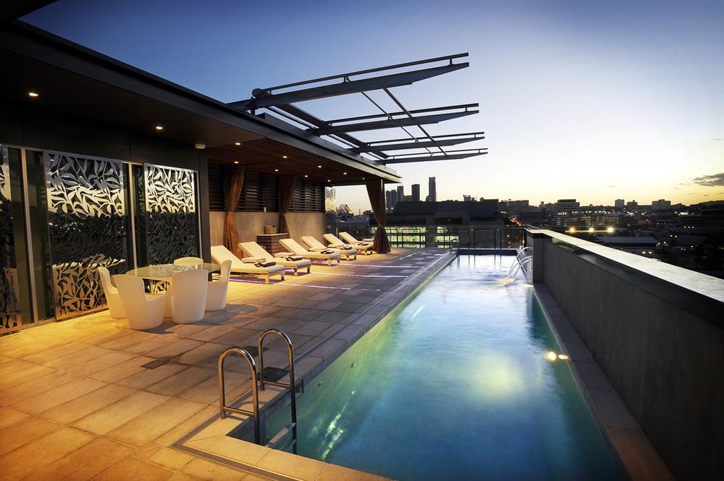 Things to do in Brisbane: The pool area at the Emporium Hotel. Photo by the Emporium Hotel. 