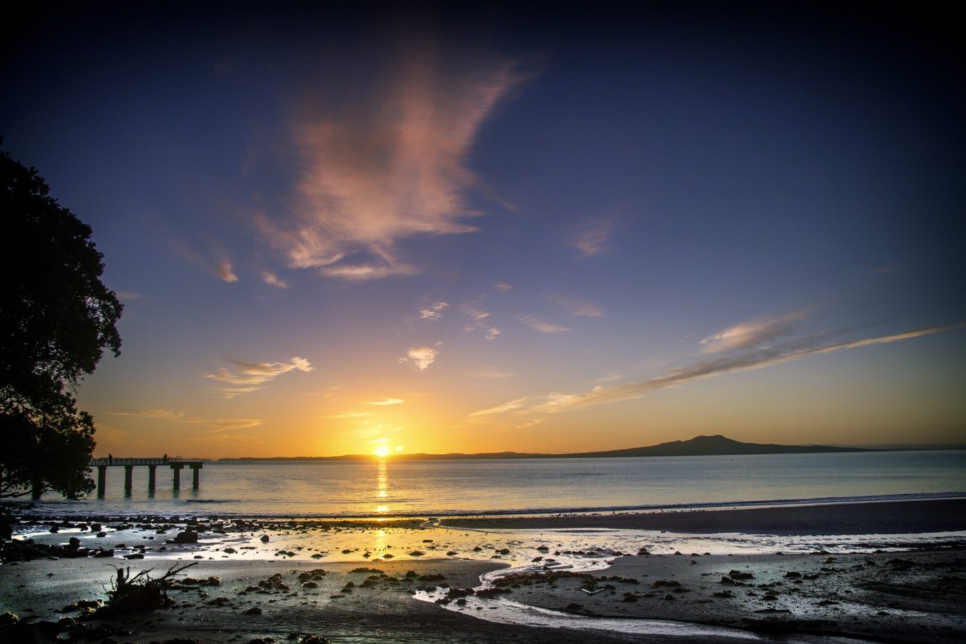 What to do in Auckland: Beach sunrise in Auckland